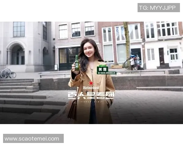 美娜对足球明星的热爱与追逐背后的故事与情感探讨 美娜对足球明星的热爱与追逐背后的故事与情感探讨