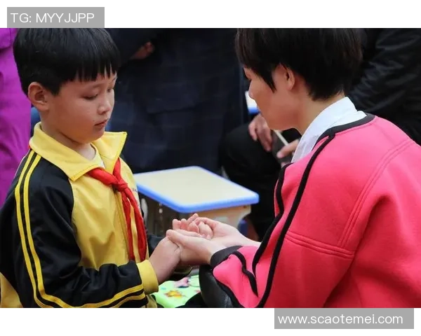 足球明星为父母精心挑选礼物表达感恩之情的温暖故事 足球明星为父母精心挑选礼物表达感恩之情的温暖故事