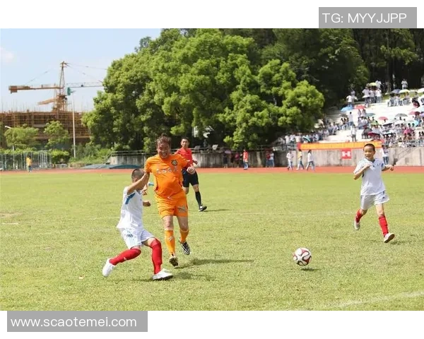 足球明星洗脚高清图片展现运动员生活中的另一面与真实瞬间 足球明星洗脚高清图片展现运动员生活中的另一面与真实瞬间